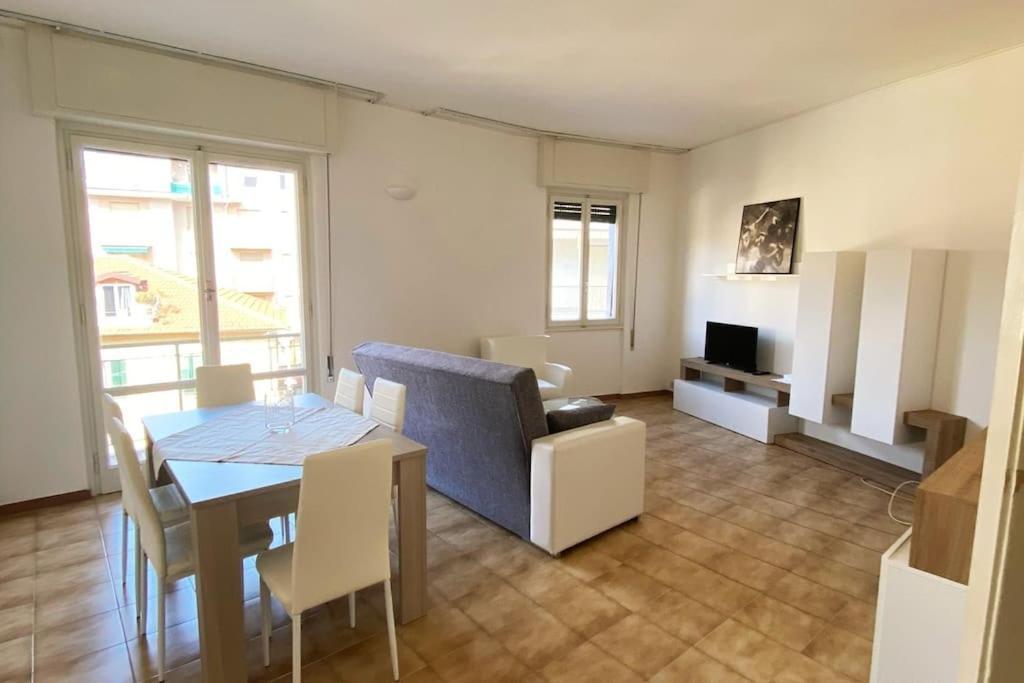 La Casa Di Andrea Grande Appartamento A Due Passi Dalle Spiagge ラッパロ エクステリア 写真